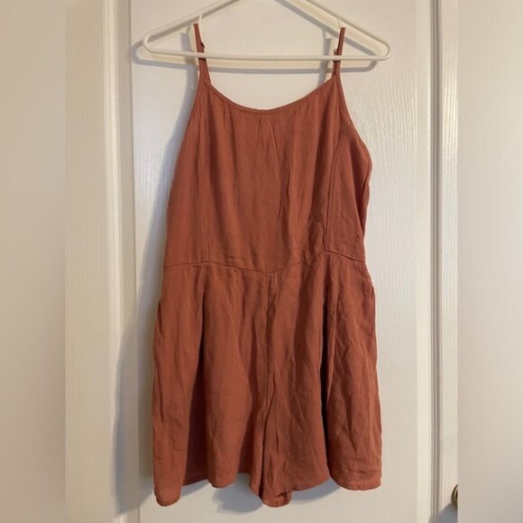 Abercrombie Kids Dusty Pink Sleeveless Romper Smocked Back 15/16 Preppy Vacation - Picture 1 of 5